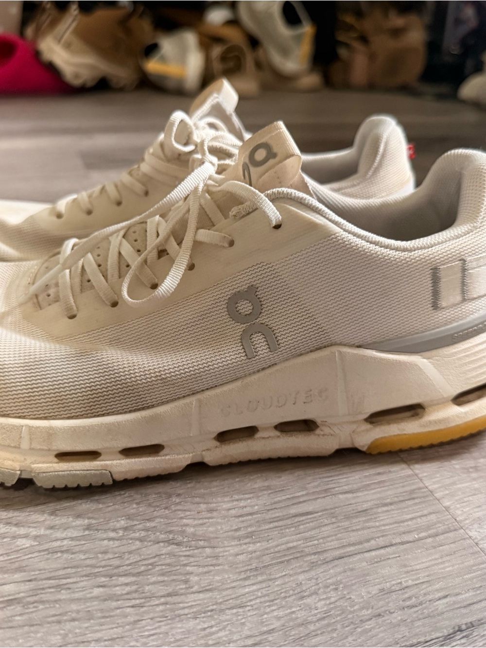On Running Women's Cloudace Cream/Light Gray Athletic Sneakers